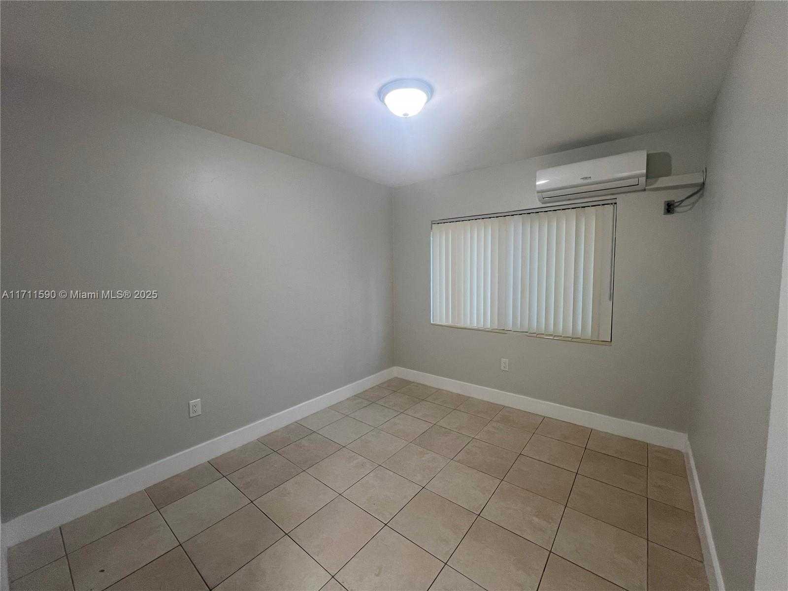 Small Image of 5520 NORTH EAST 1ST CT, Miami Number 17