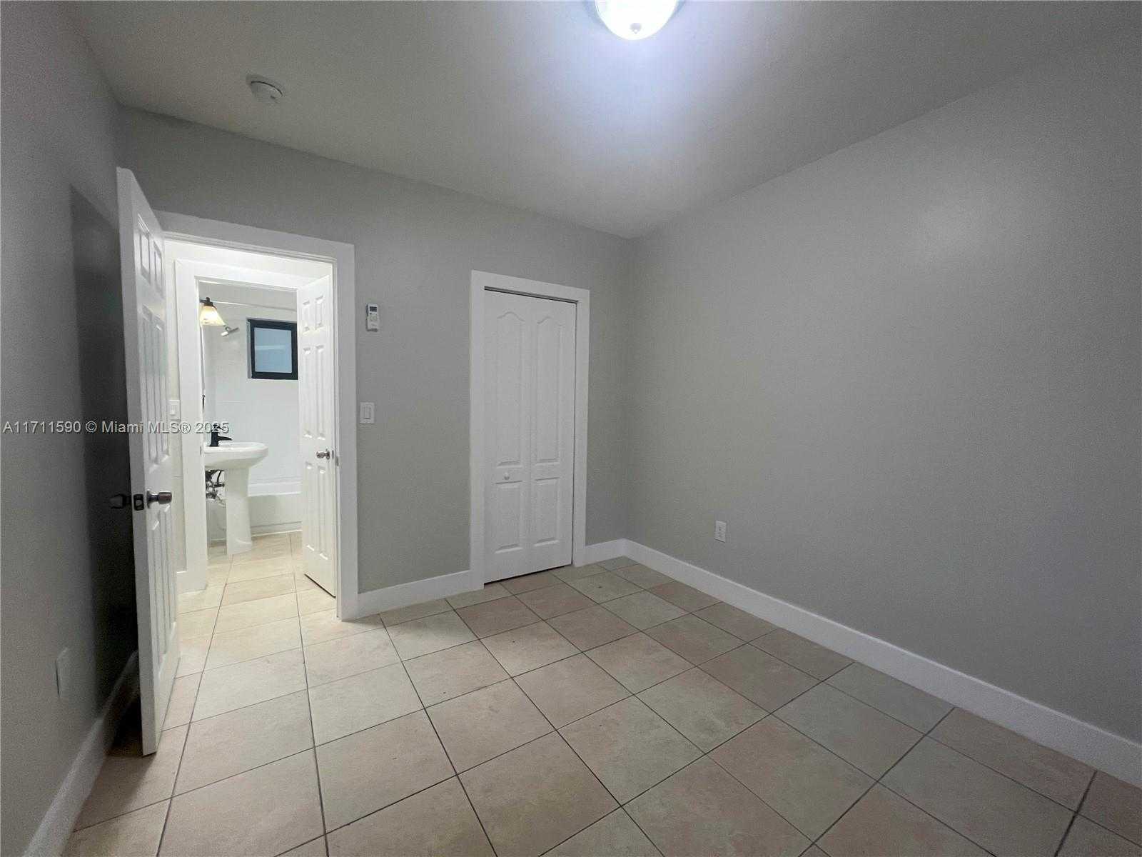 Small Image of 5520 NORTH EAST 1ST CT, Miami Number 21