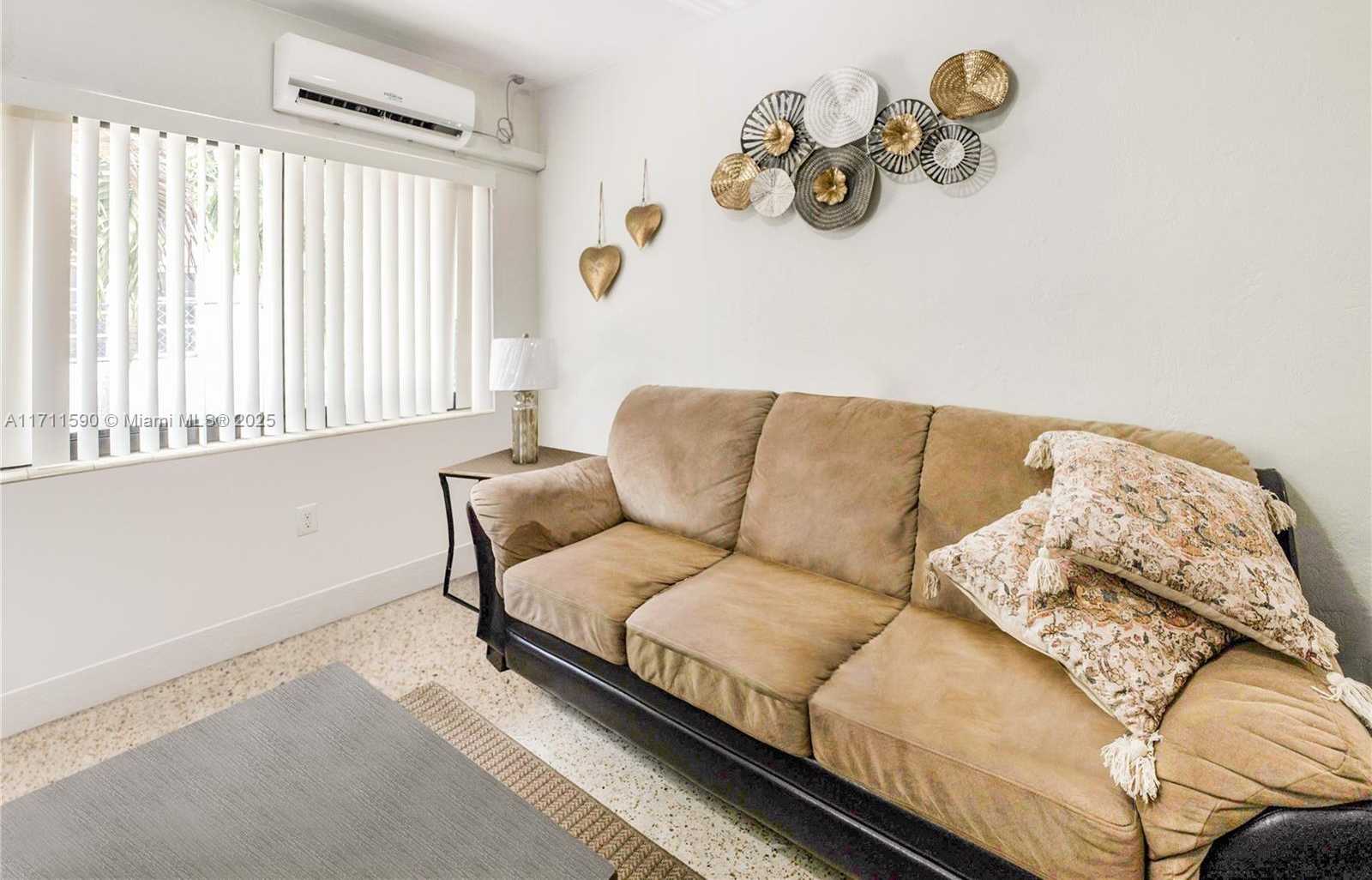Small Image of 5520 NORTH EAST 1ST CT, Miami Number 24