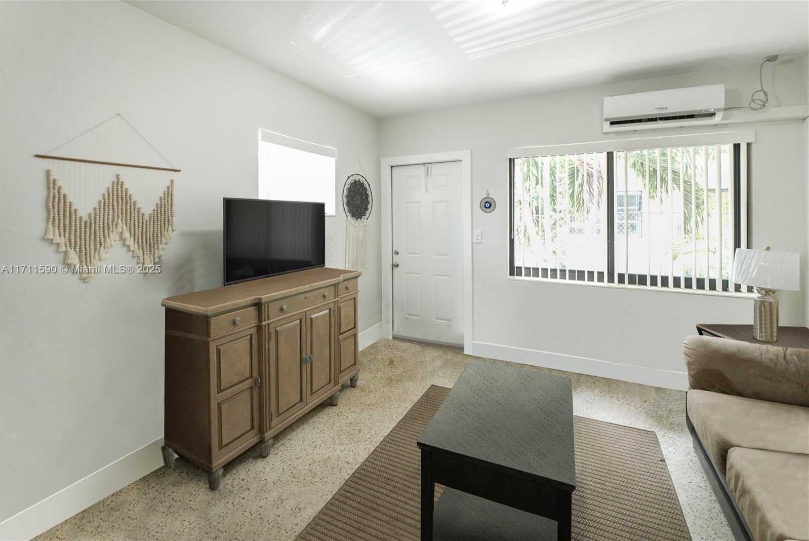Small Image of 5520 NORTH EAST 1ST CT, Miami Number 27