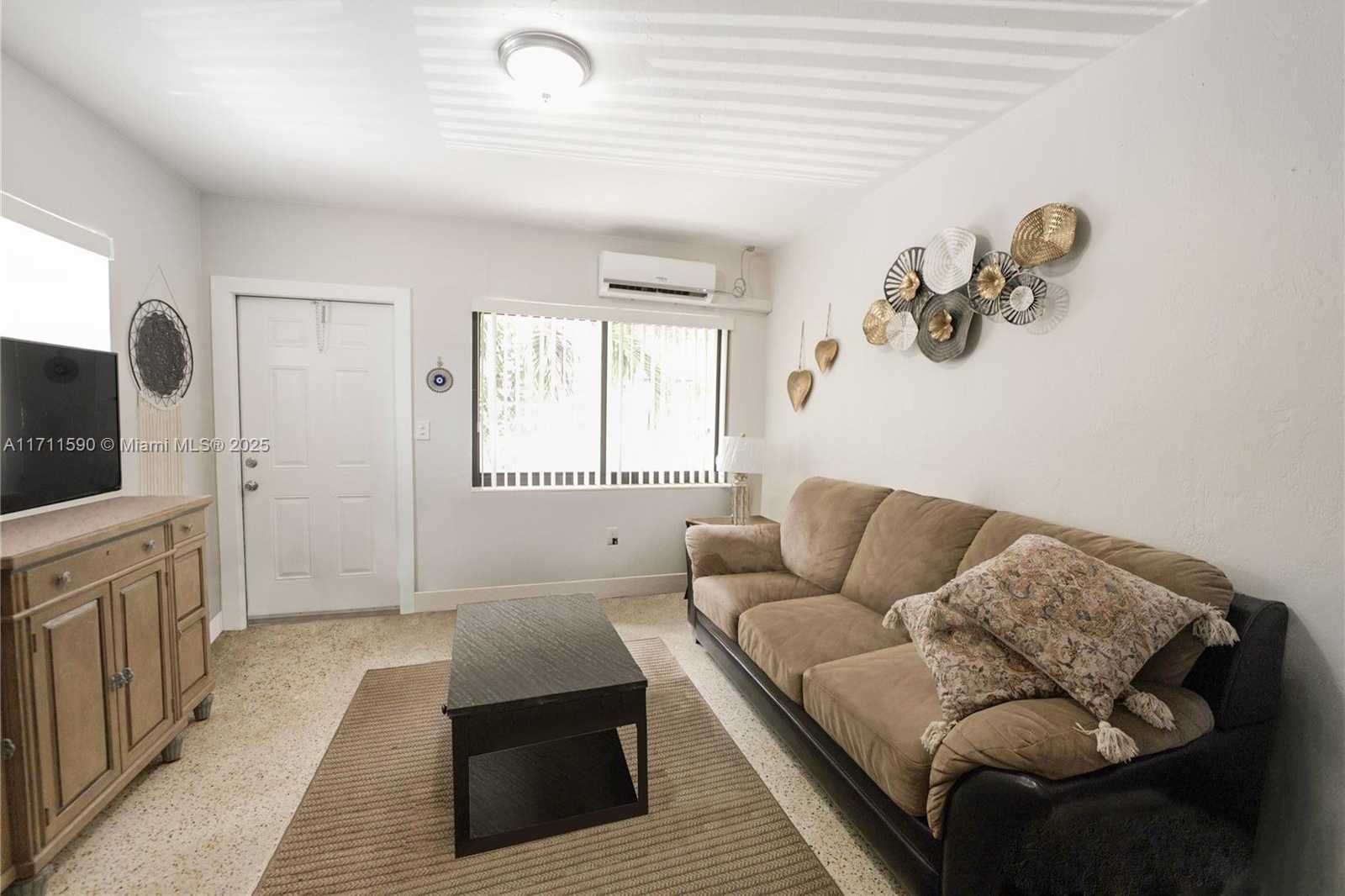 Small Image of 5520 NORTH EAST 1ST CT, Miami Number 28