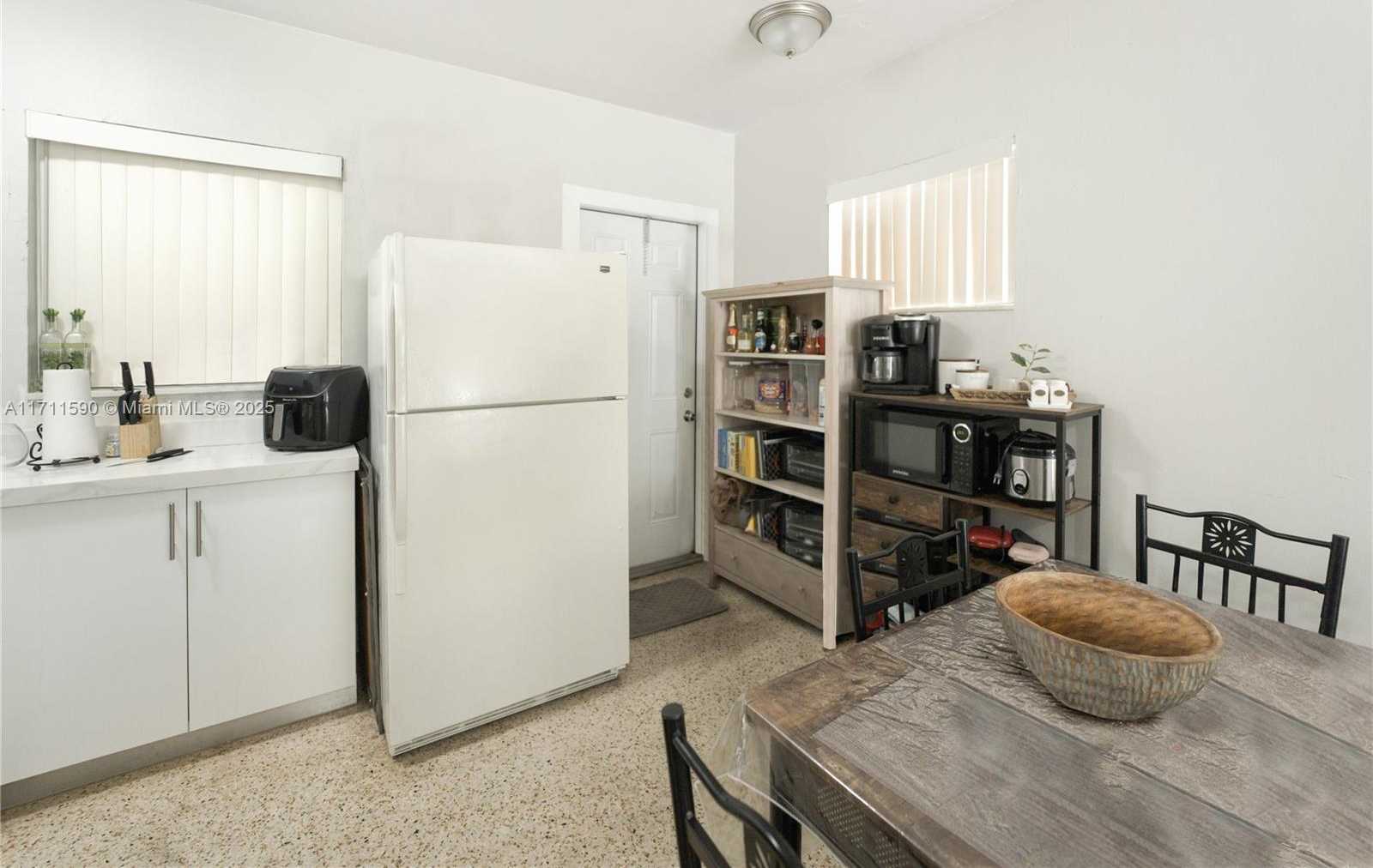 Small Image of 5520 NORTH EAST 1ST CT, Miami Number 30