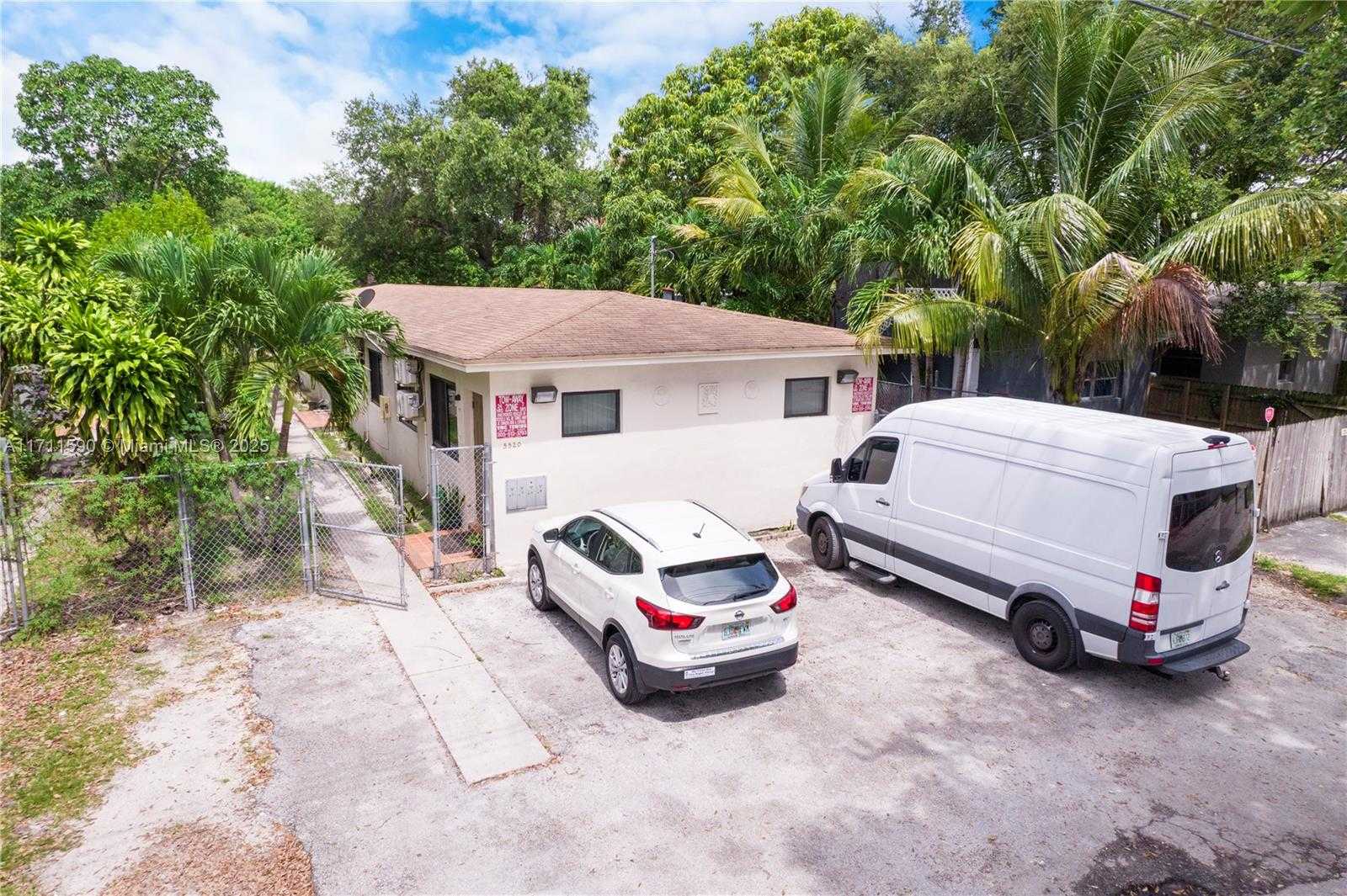Small Image of 5520 NORTH EAST 1ST CT, Miami Number 4