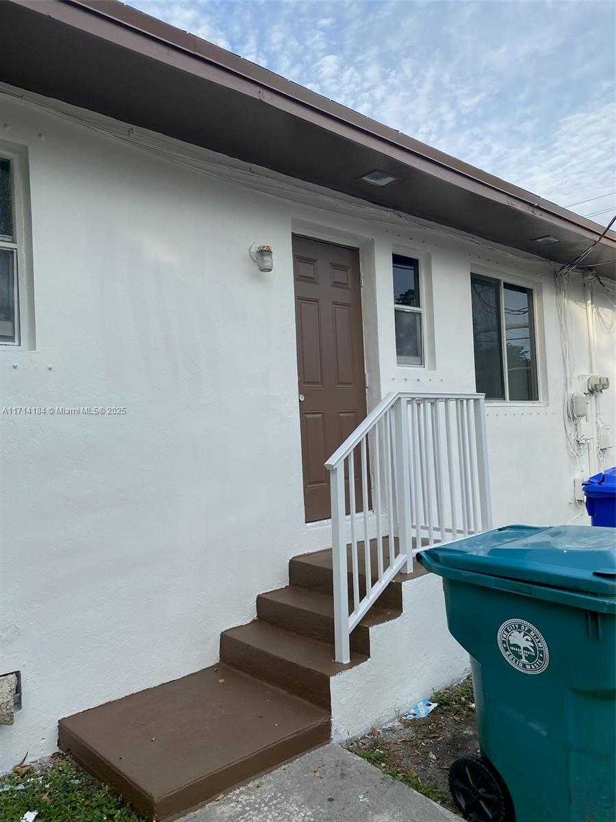 Small Image of 2900 NORTH WEST 10TH AVE, Miami Number 6