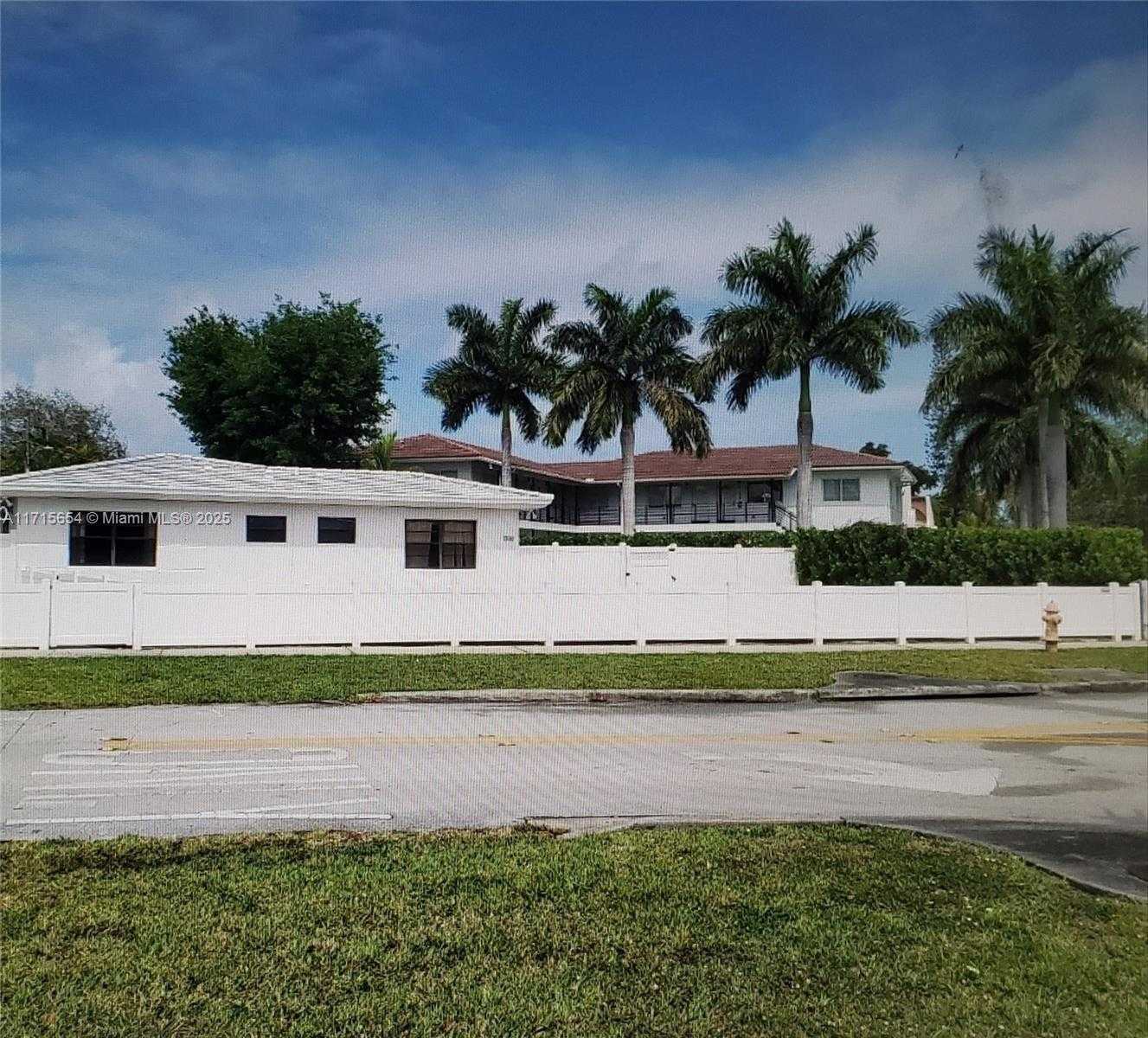 Small Image of 715 NORTH EAST 92ND ST #4, Miami Shores Number 15