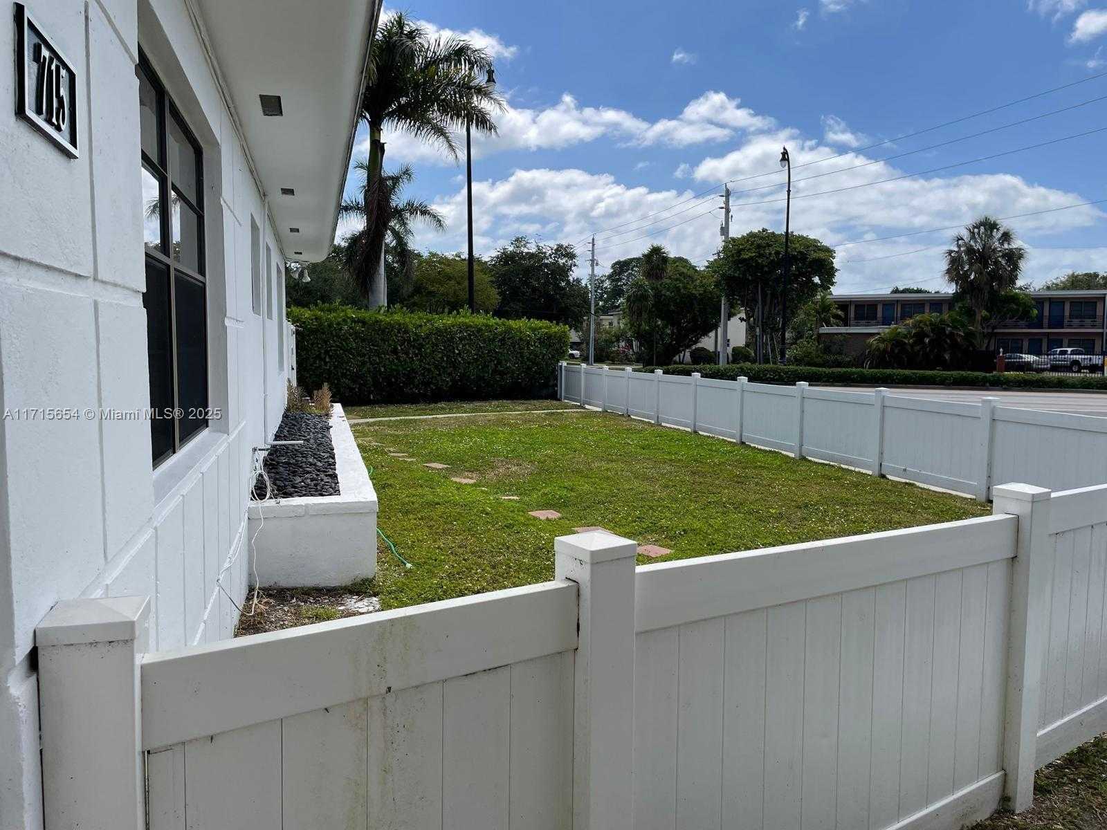 Small Image of 715 NORTH EAST 92ND ST #4, Miami Shores Number 20