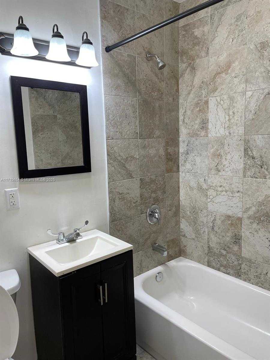 Small Image of 715 NORTH EAST 92ND ST #4, Miami Shores Number 29