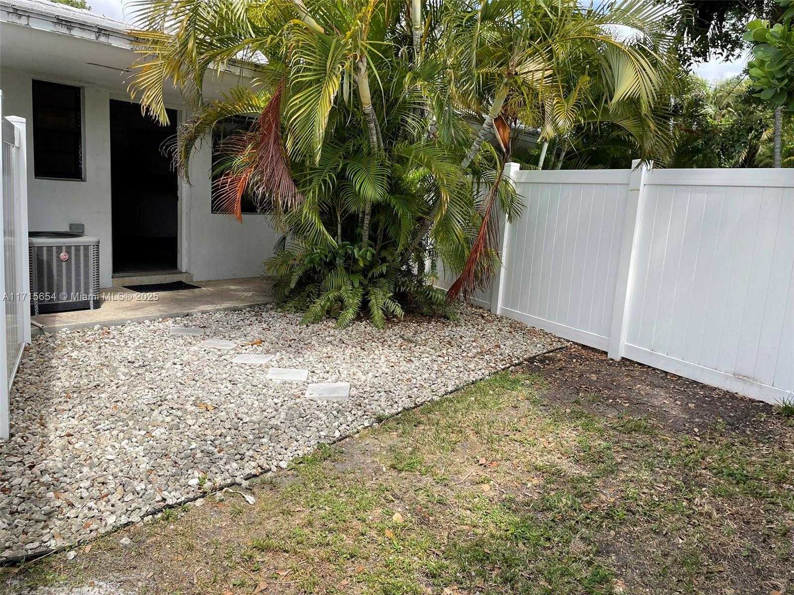Small Image of 715 NORTH EAST 92ND ST #4, Miami Shores Number 36