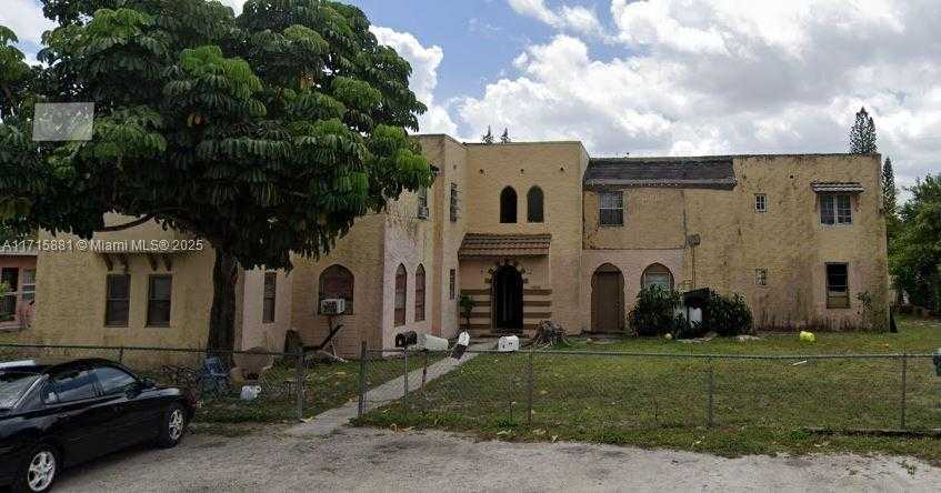 Small Image of 1240 SESAME ST #4, Opa-Locka Number 2