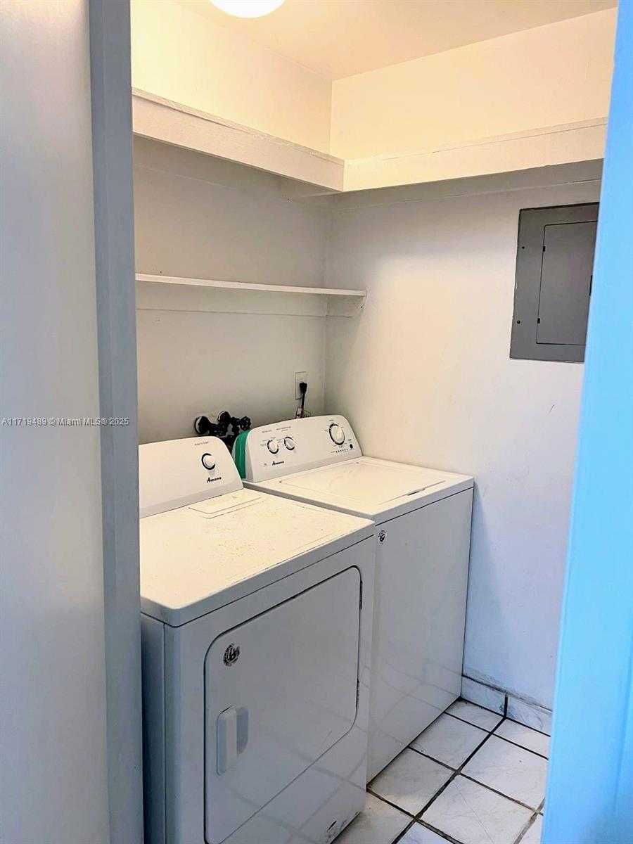 Small Image of 7801 NORTH WEST 6TH AVE, Miami Number 10