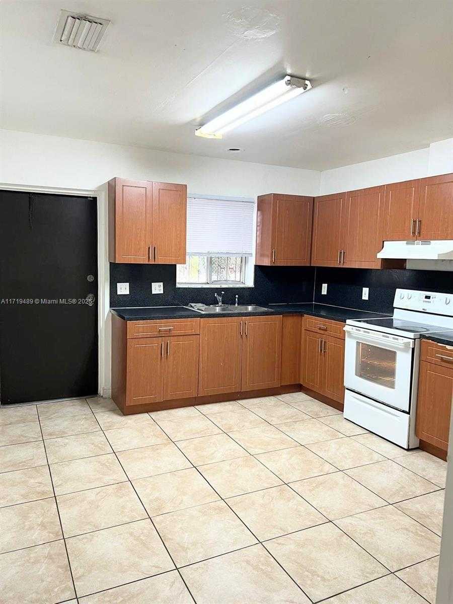Small Image of 7801 NORTH WEST 6TH AVE, Miami Number 7
