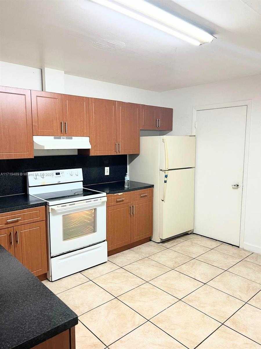 Small Image of 7801 NORTH WEST 6TH AVE, Miami Number 8