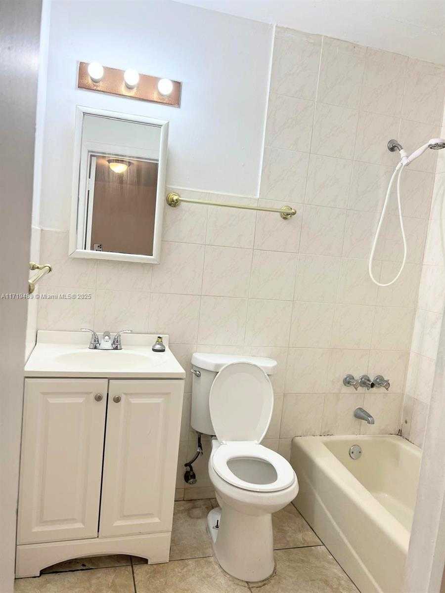 Small Image of 7801 NORTH WEST 6TH AVE, Miami Number 9