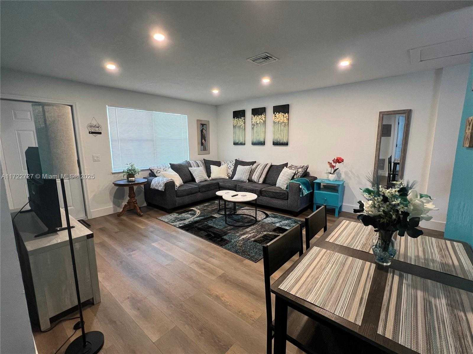 Small Image of 228 NORTH WEST 9TH AVE #2, Dania Beach Number 3