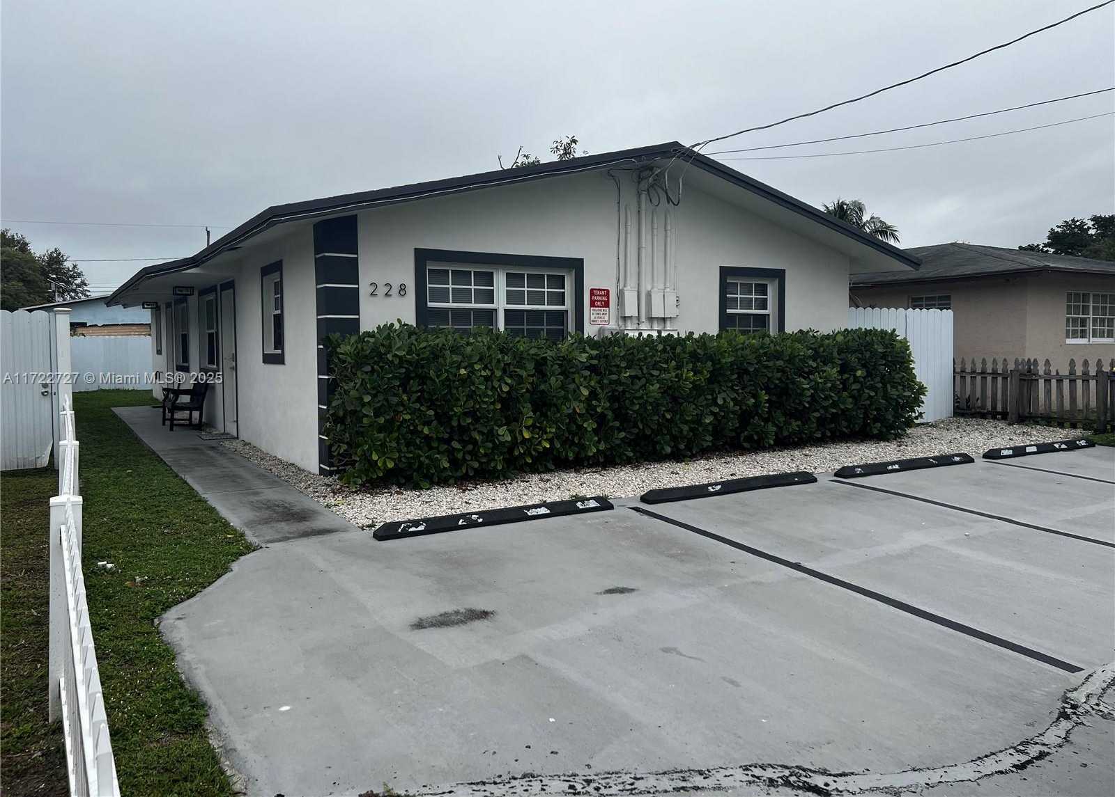 Small Image of 228 NORTH WEST 9TH AVE #2, Dania Beach Number 35