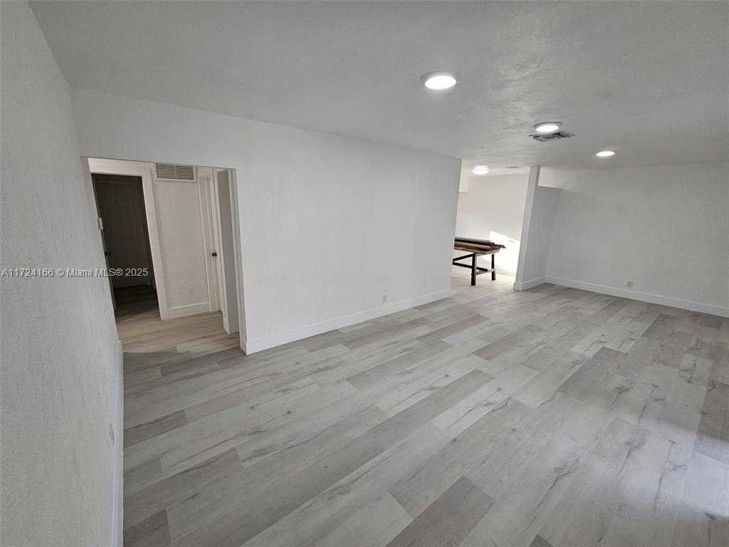 Small Image of 215 SOUTH WEST 19TH AVE, Fort Lauderdale Number 13