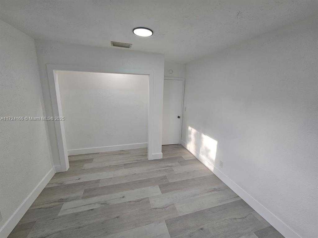 Small Image of 215 SOUTH WEST 19TH AVE, Fort Lauderdale Number 14
