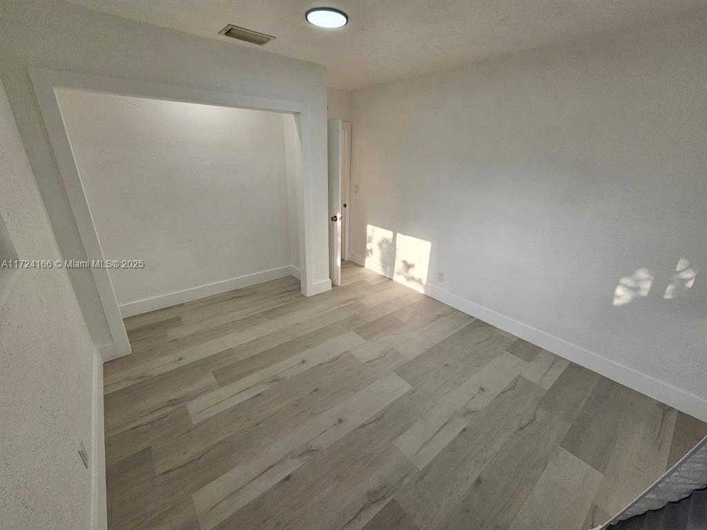 Small Image of 215 SOUTH WEST 19TH AVE, Fort Lauderdale Number 17
