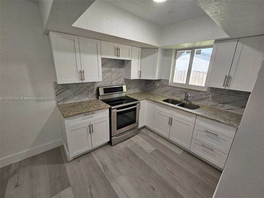 Small Image of 215 SOUTH WEST 19TH AVE, Fort Lauderdale Number 20