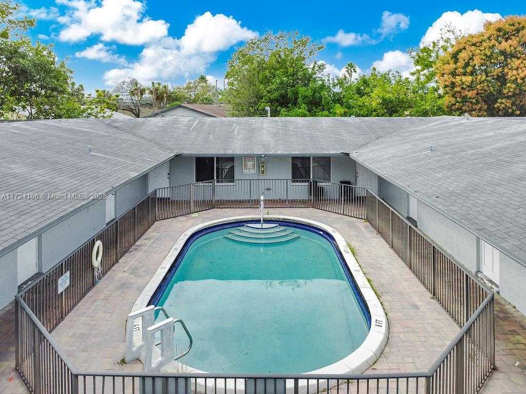Small Image of 215 SOUTH WEST 19TH AVE, Fort Lauderdale Number 3