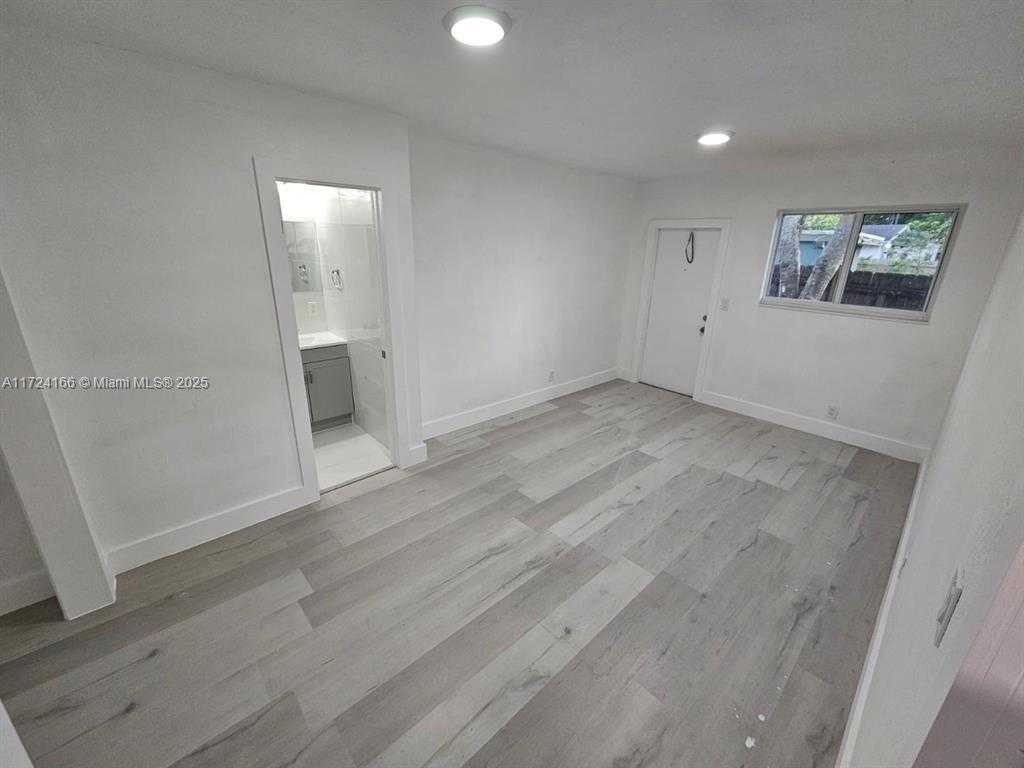 Small Image of 215 SOUTH WEST 19TH AVE, Fort Lauderdale Number 7