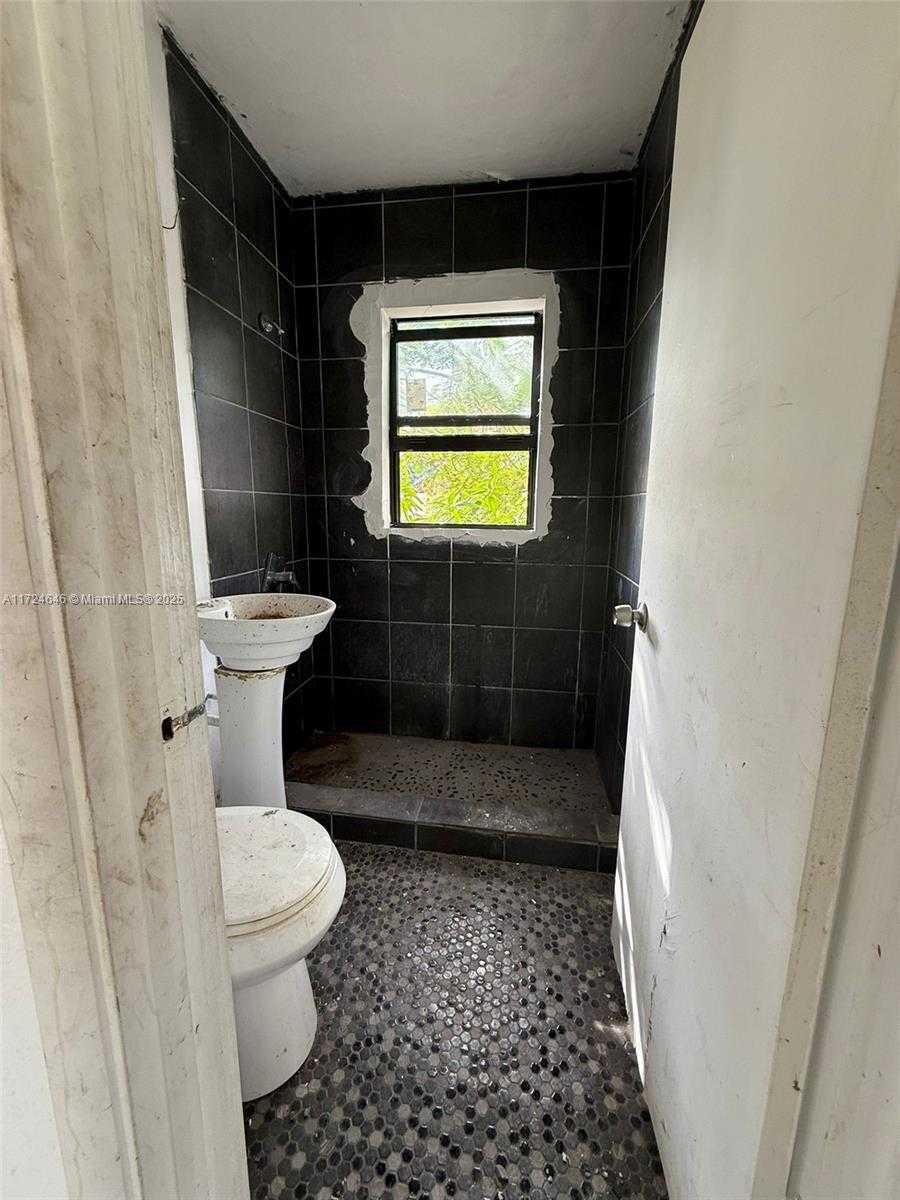 Small Image of 26 NORTH EAST 60TH ST, Miami Number 12