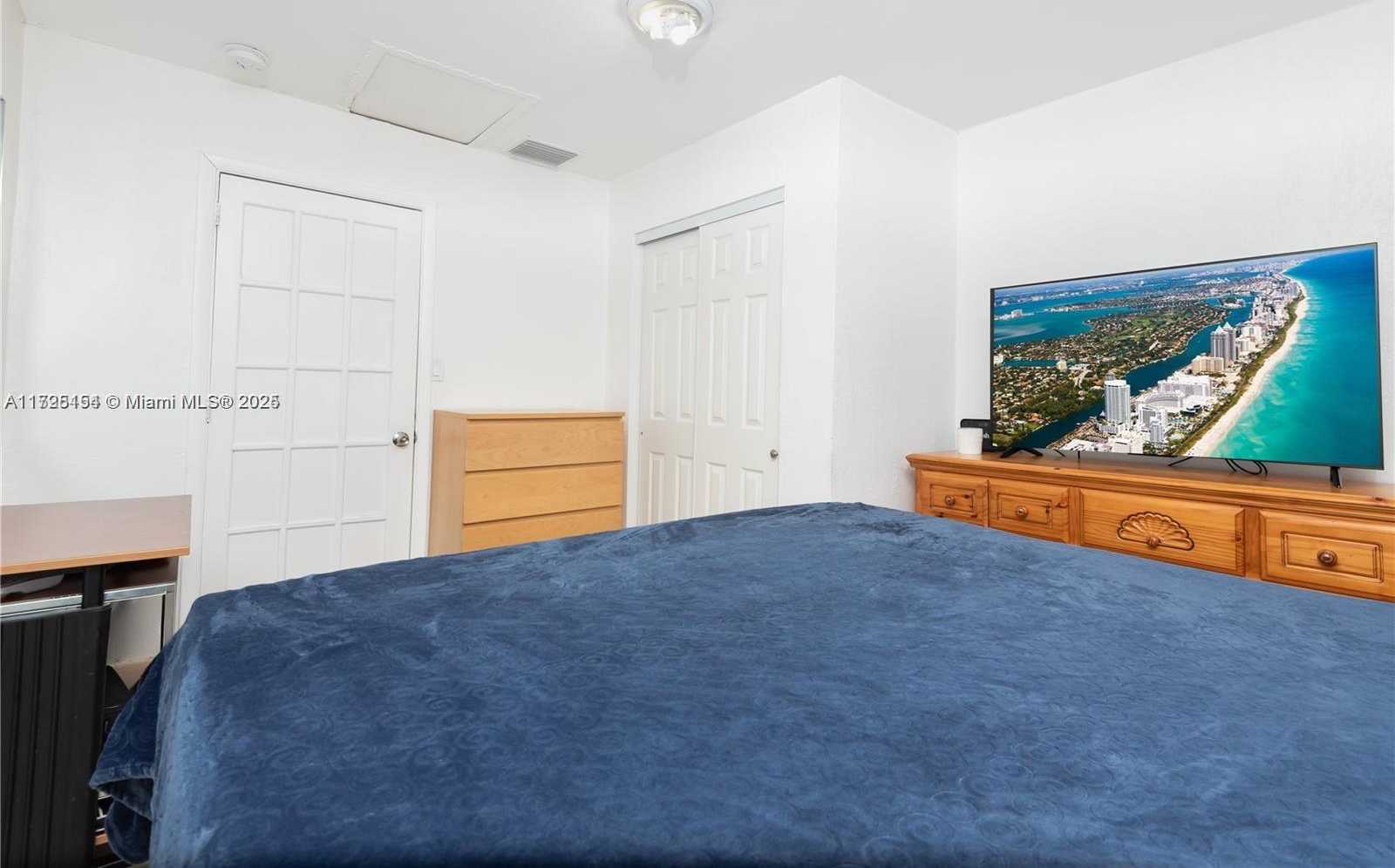 Small Image of 2800 NORTH WEST 94TH ST, Miami Number 10
