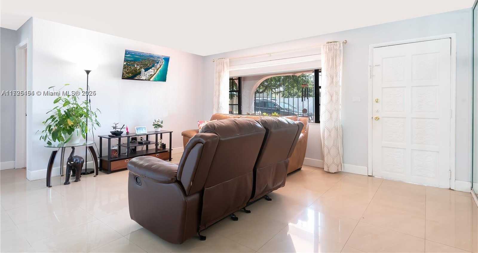 Small Image of 2800 NORTH WEST 94TH ST, Miami Number 11