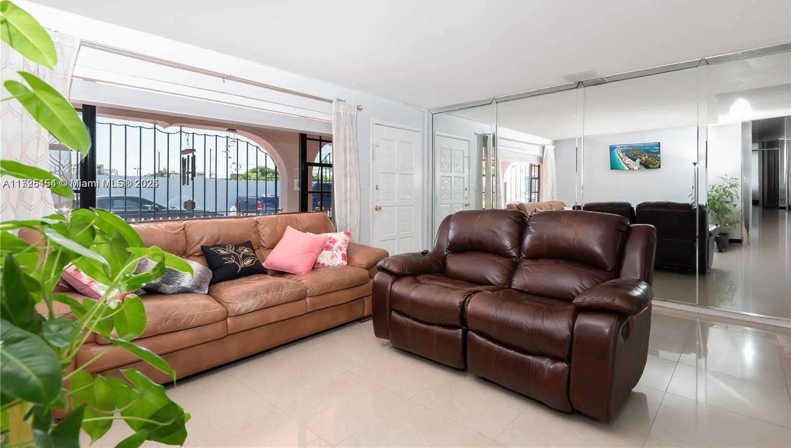 Small Image of 2800 NORTH WEST 94TH ST, Miami Number 12