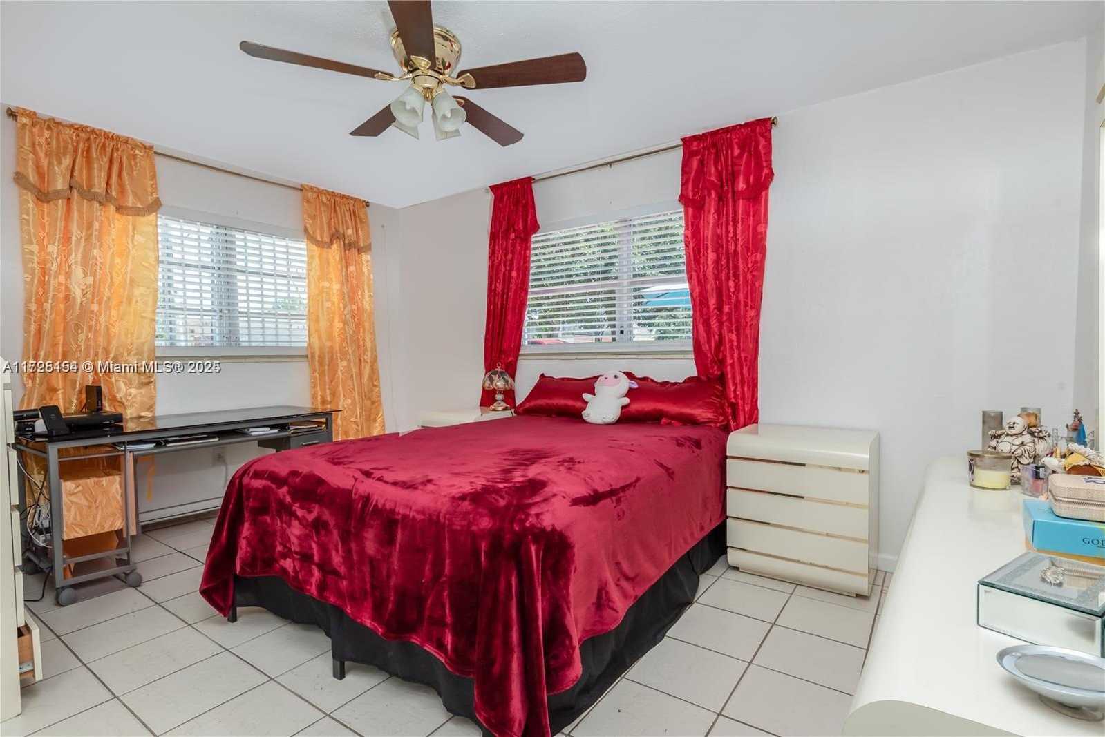 Small Image of 2800 NORTH WEST 94TH ST, Miami Number 16