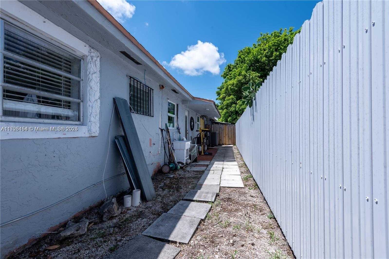 Small Image of 2800 NORTH WEST 94TH ST, Miami Number 20