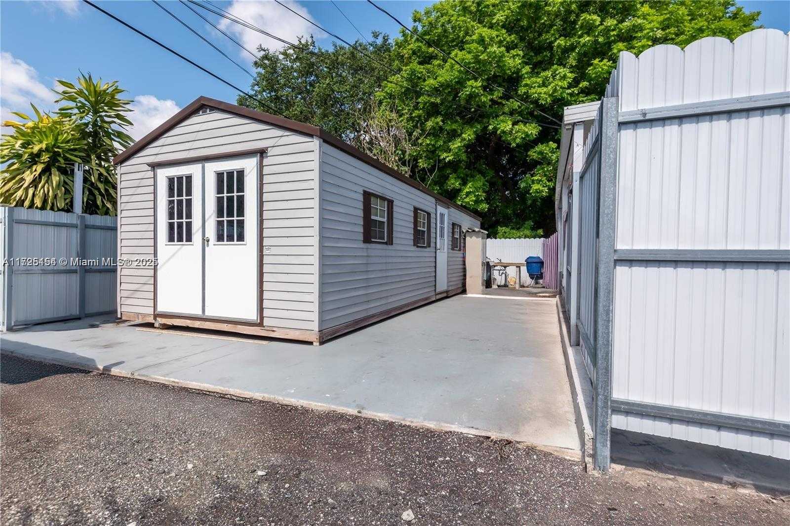 Small Image of 2800 NORTH WEST 94TH ST, Miami Number 22