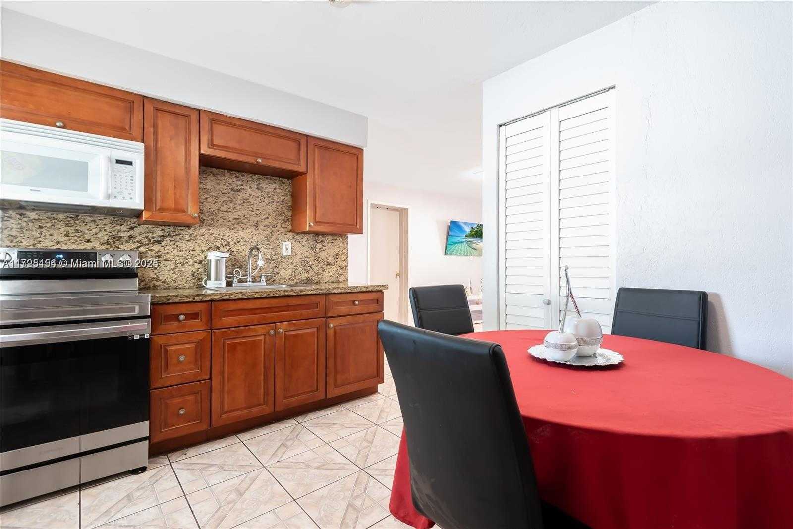 Small Image of 2800 NORTH WEST 94TH ST, Miami Number 29