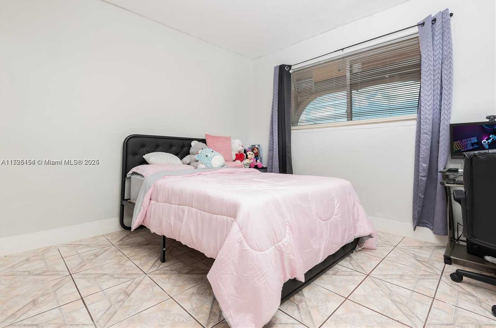 Small Image of 2800 NORTH WEST 94TH ST, Miami Number 32