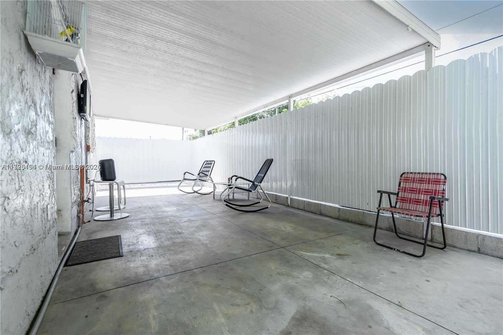 Small Image of 2800 NORTH WEST 94TH ST, Miami Number 34