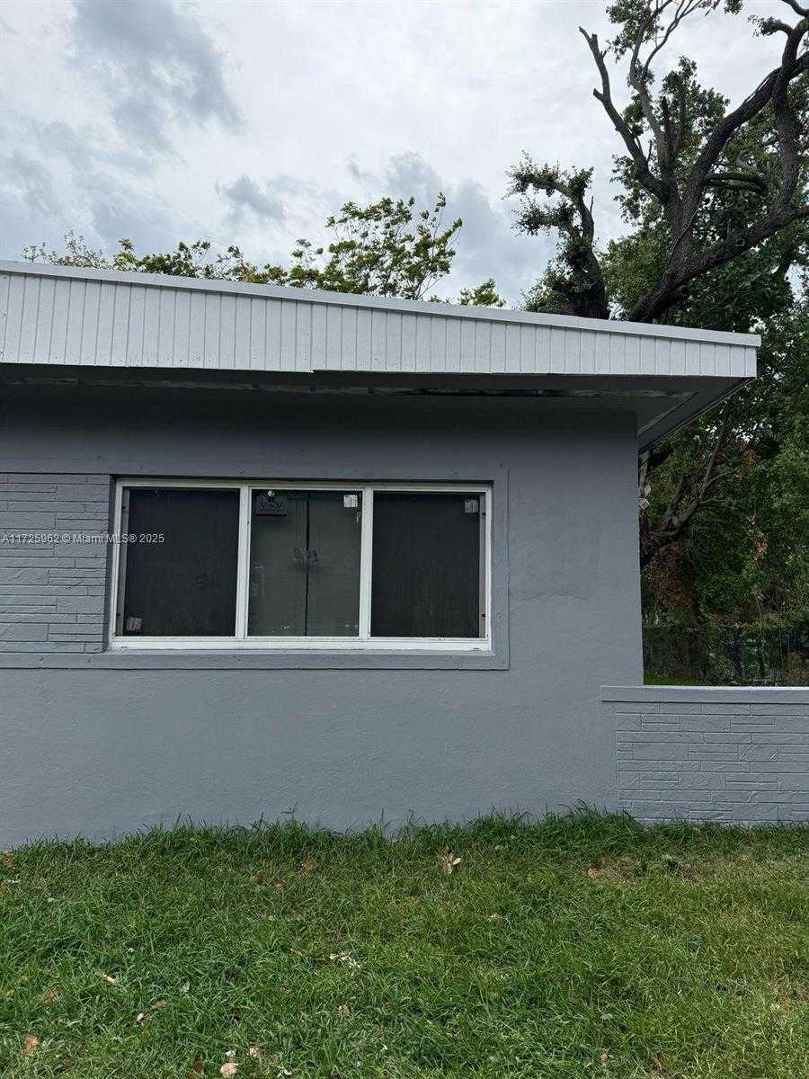 Small Image of 170, Miami Number 12