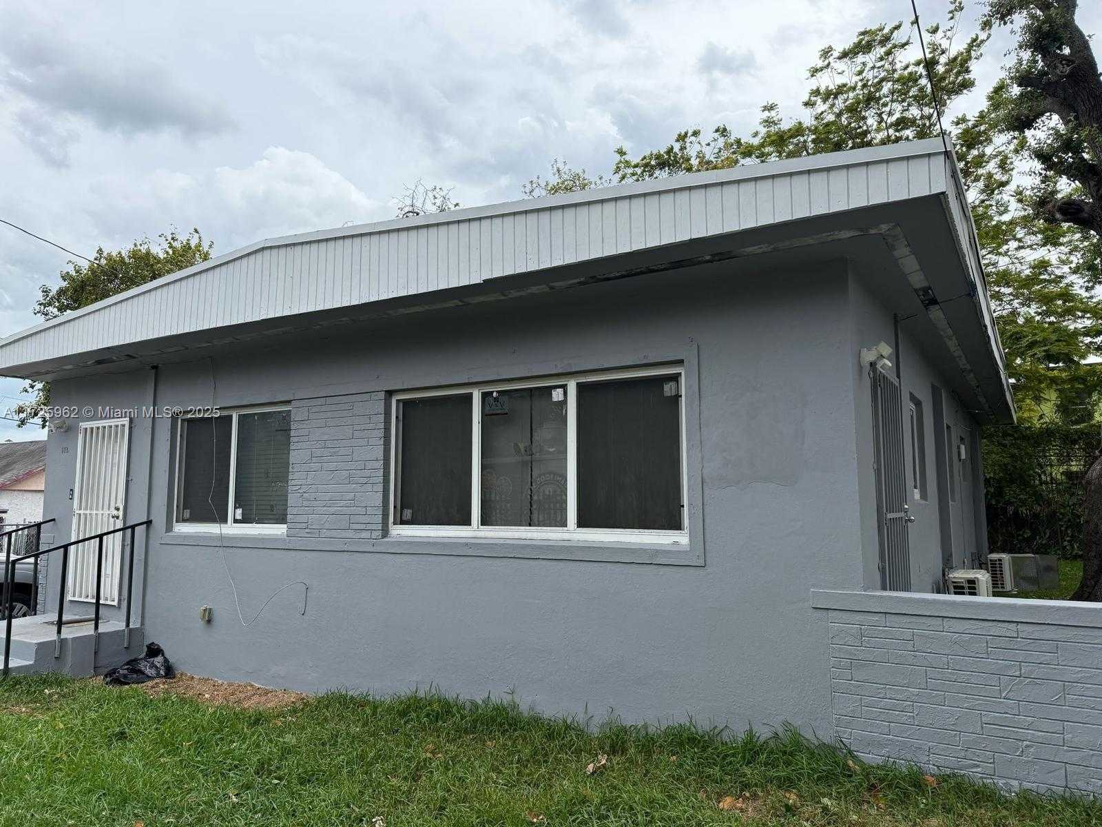 Small Image of 170, Miami Number 14