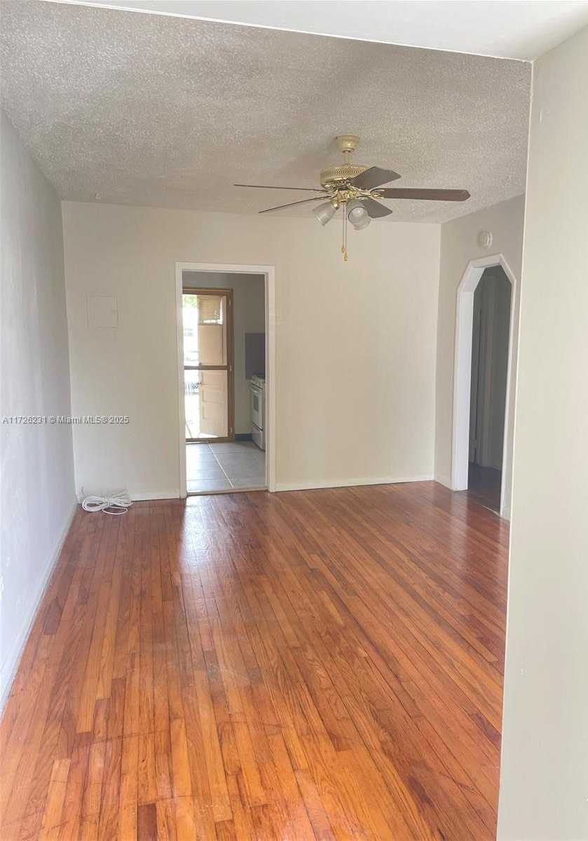 Small Image of 1913 HARDING ST #3, Hollywood Number 11