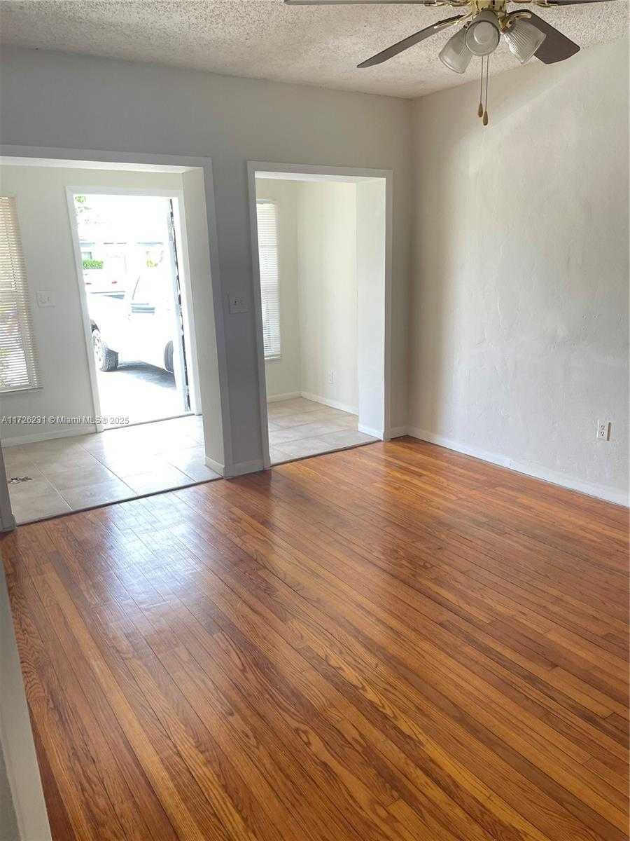 Small Image of 1913 HARDING ST #3, Hollywood Number 15