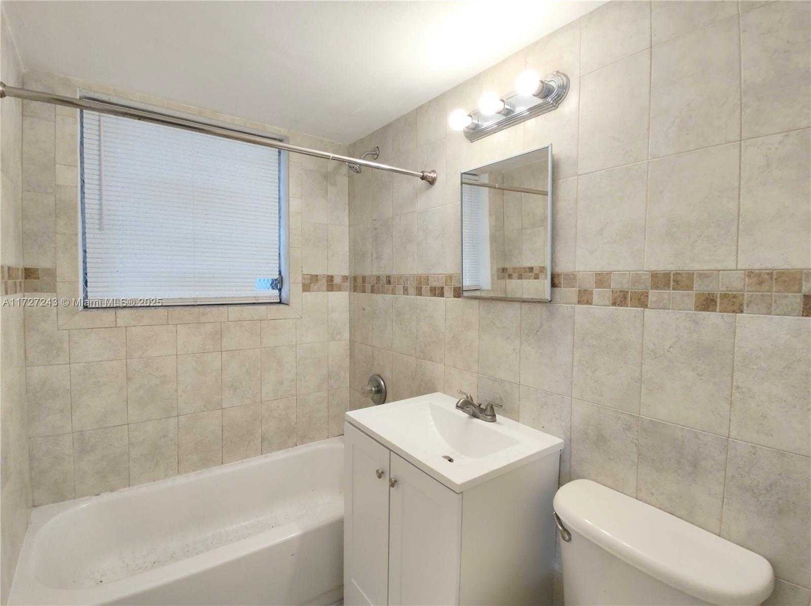 Small Image of 1565 SOUTH WEST 6TH ST, Miami Number 11