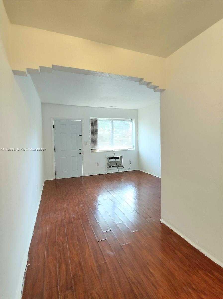 Small Image of 1565 SOUTH WEST 6TH ST, Miami Number 13