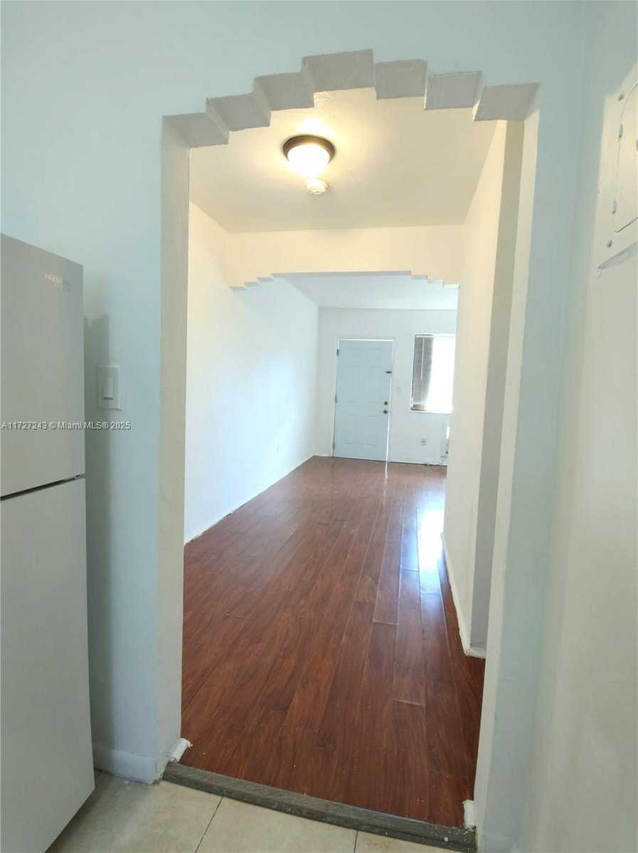 Small Image of 1565 SOUTH WEST 6TH ST, Miami Number 22