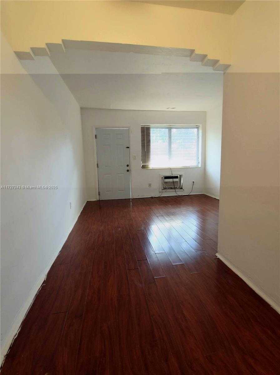 Small Image of 1565 SOUTH WEST 6TH ST, Miami Number 23