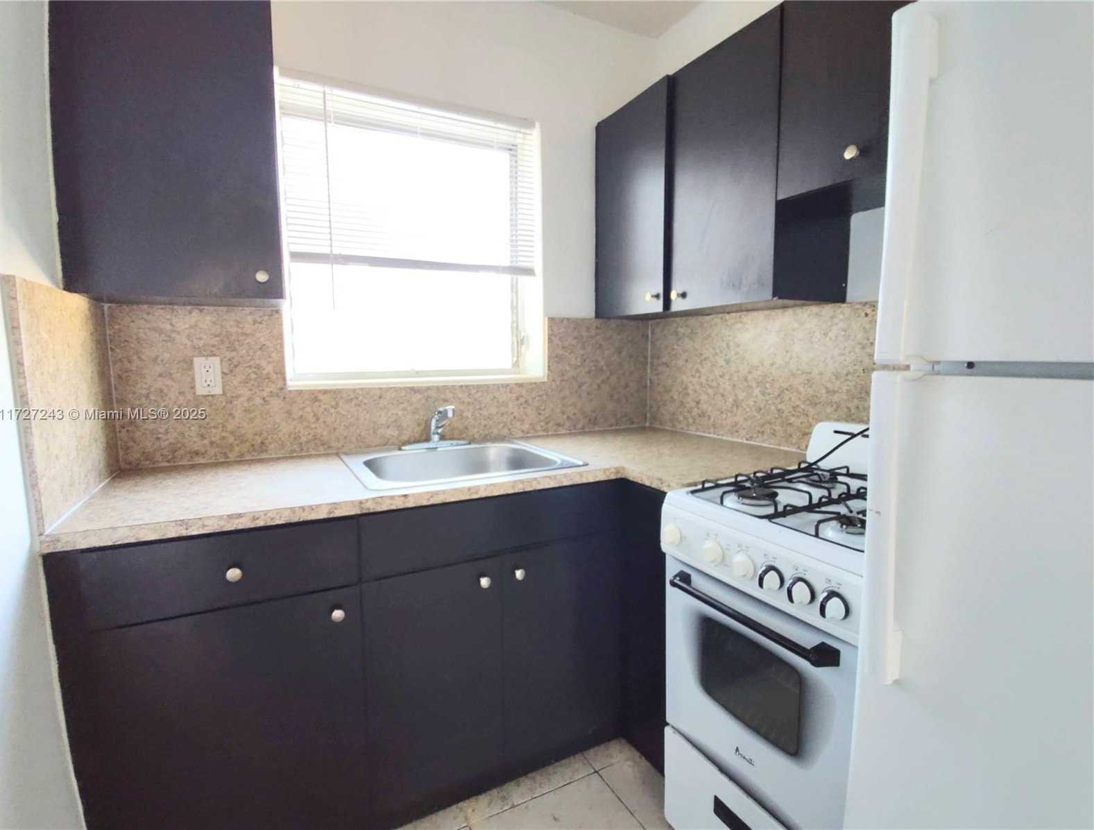 Small Image of 1565 SOUTH WEST 6TH ST, Miami Number 26
