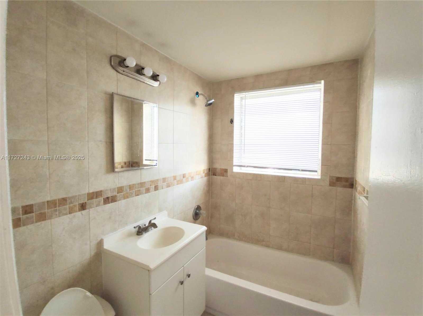 Small Image of 1565 SOUTH WEST 6TH ST, Miami Number 29