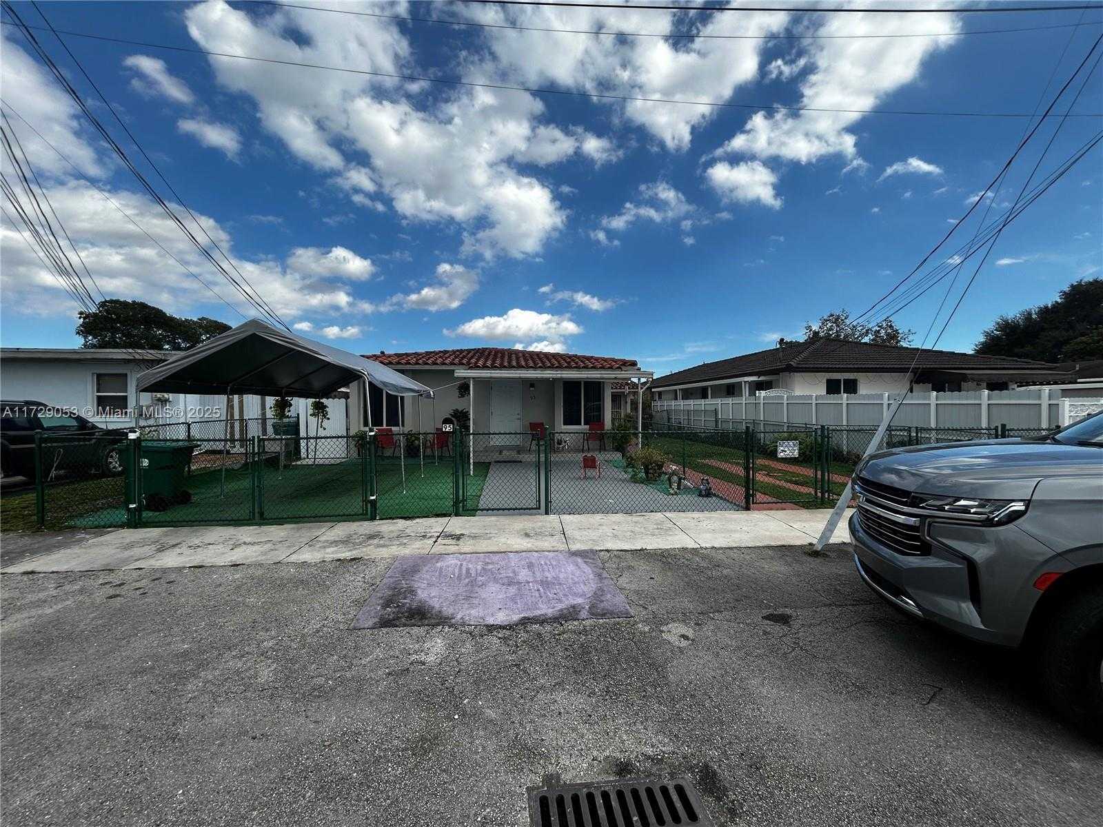 Small Image of 93 NORTH WEST 75TH AVE, Miami Number 2