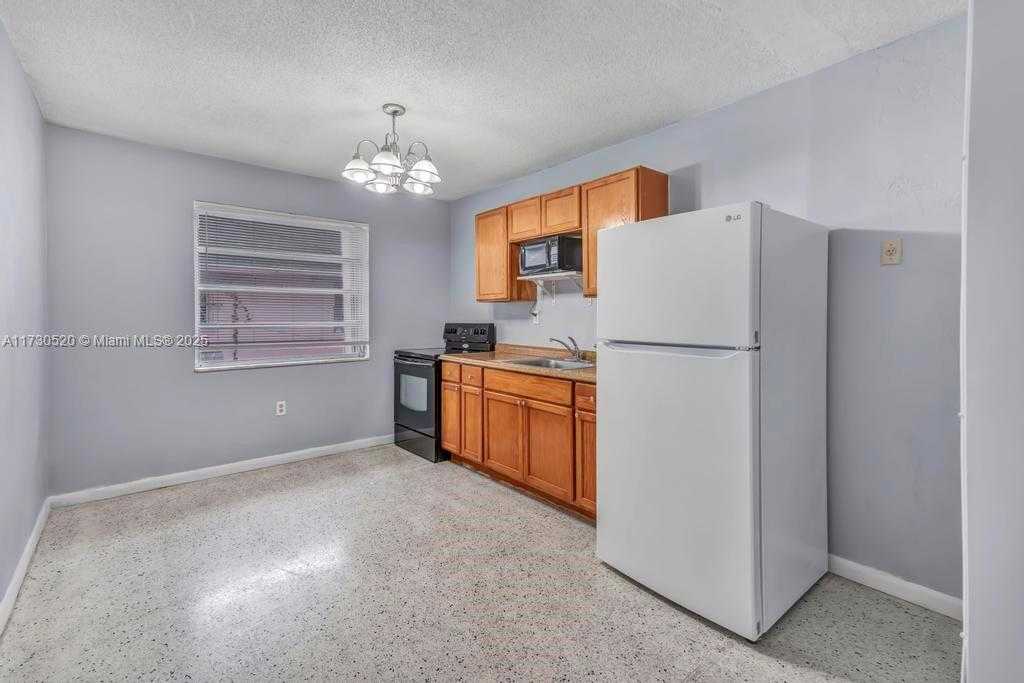 Small Image of 519 NORTH WEST 10TH AVE #4, Miami Number 7