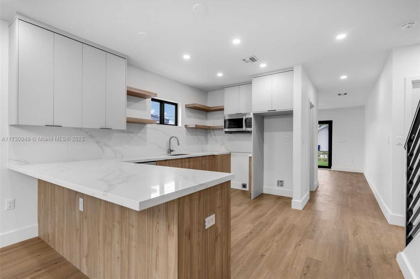 Small Image of 3620 SOUTH WEST 94 AVE, Miami Number 10