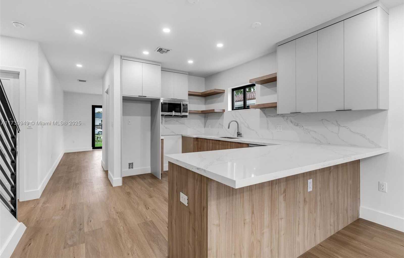 Small Image of 3620 SOUTH WEST 94 AVE, Miami Number 11