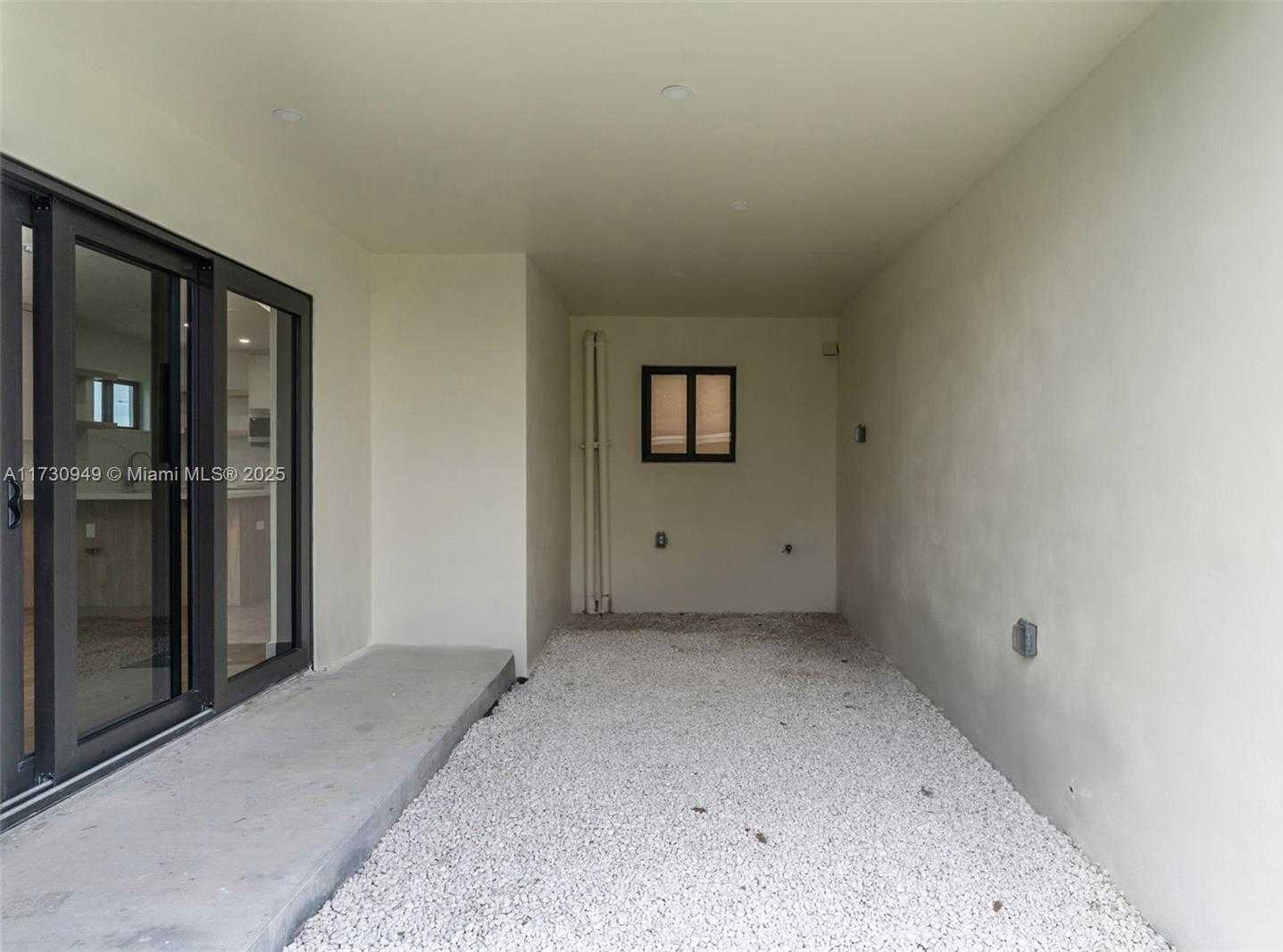 Small Image of 3620 SOUTH WEST 94 AVE, Miami Number 17